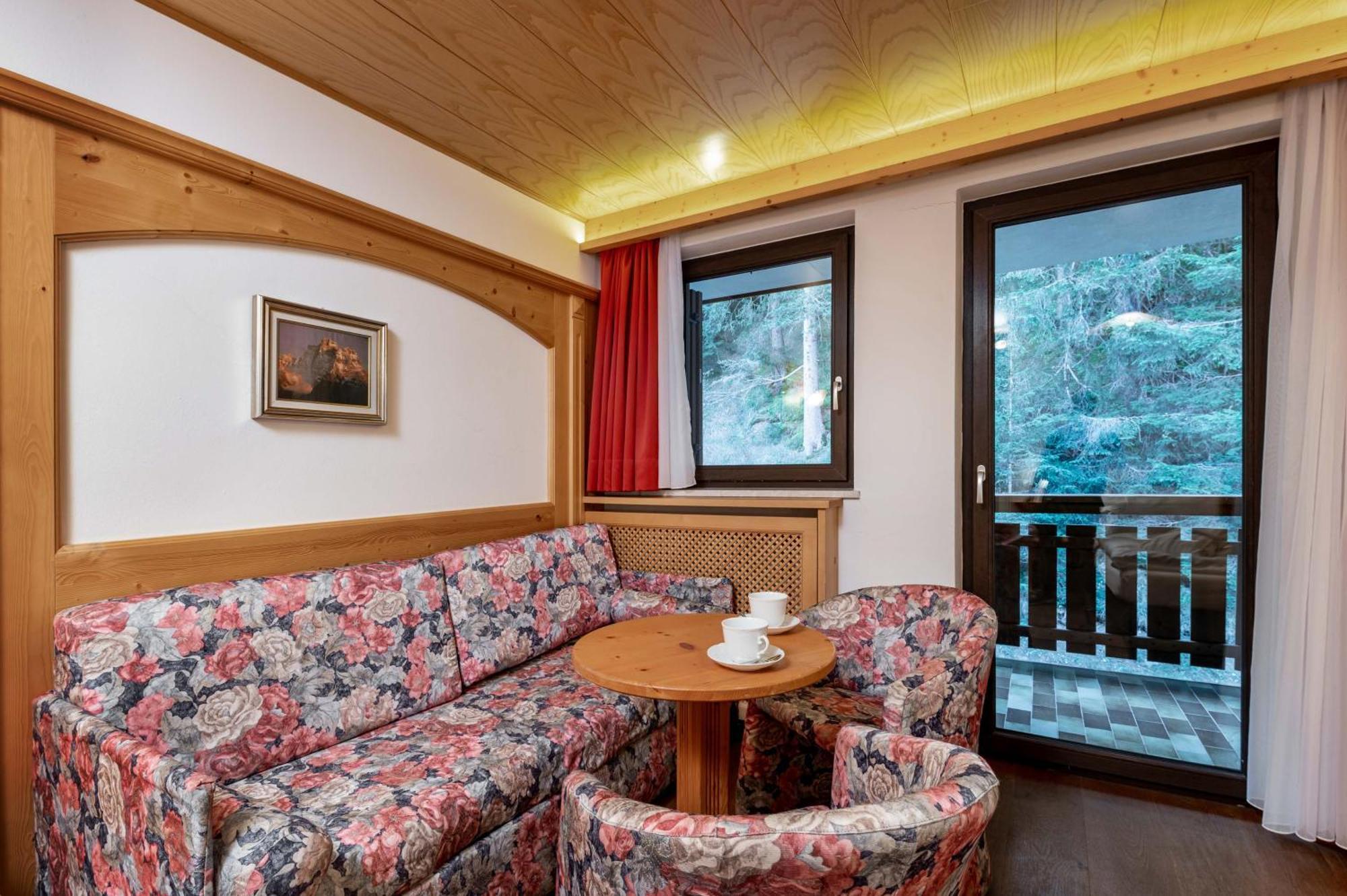 Hotel Terme Antico Bagno Pozza di Fassa Quarto foto